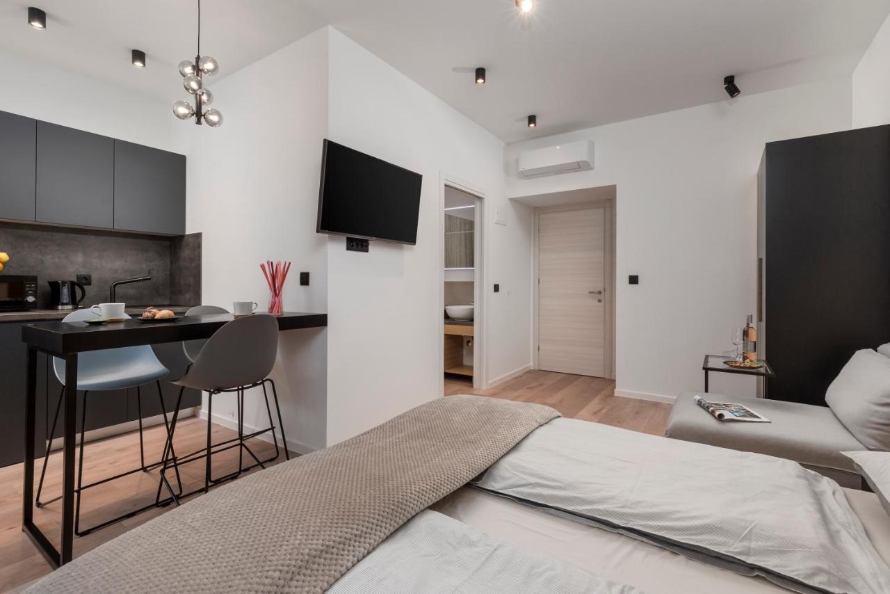 Deluxe Apartments "In The Center" Rijeka Exterior foto